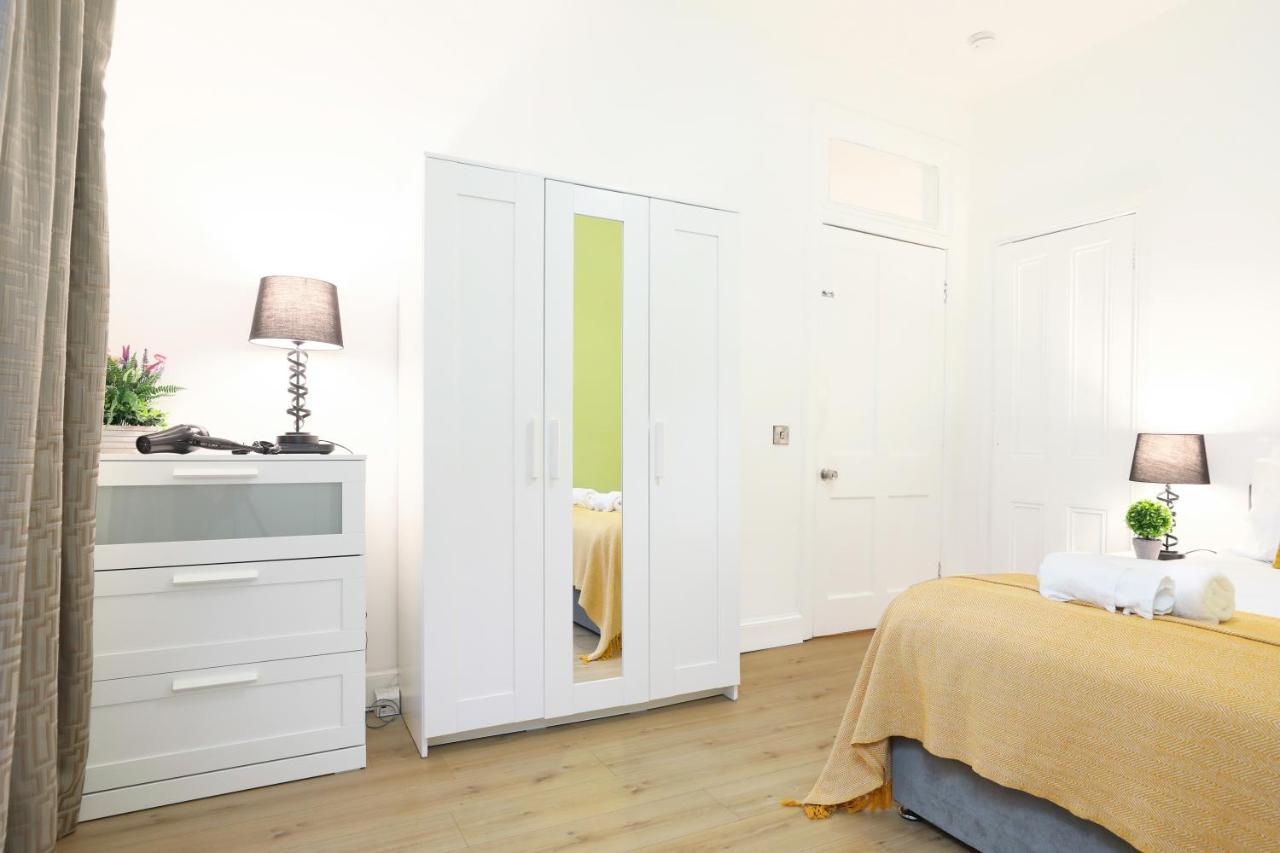 Stunning Modern 3 Bedroom Apartment EDI Exterior photo