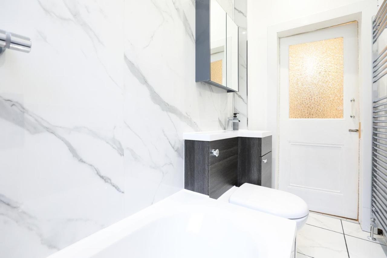 Stunning Modern 3 Bedroom Apartment EDI Exterior photo