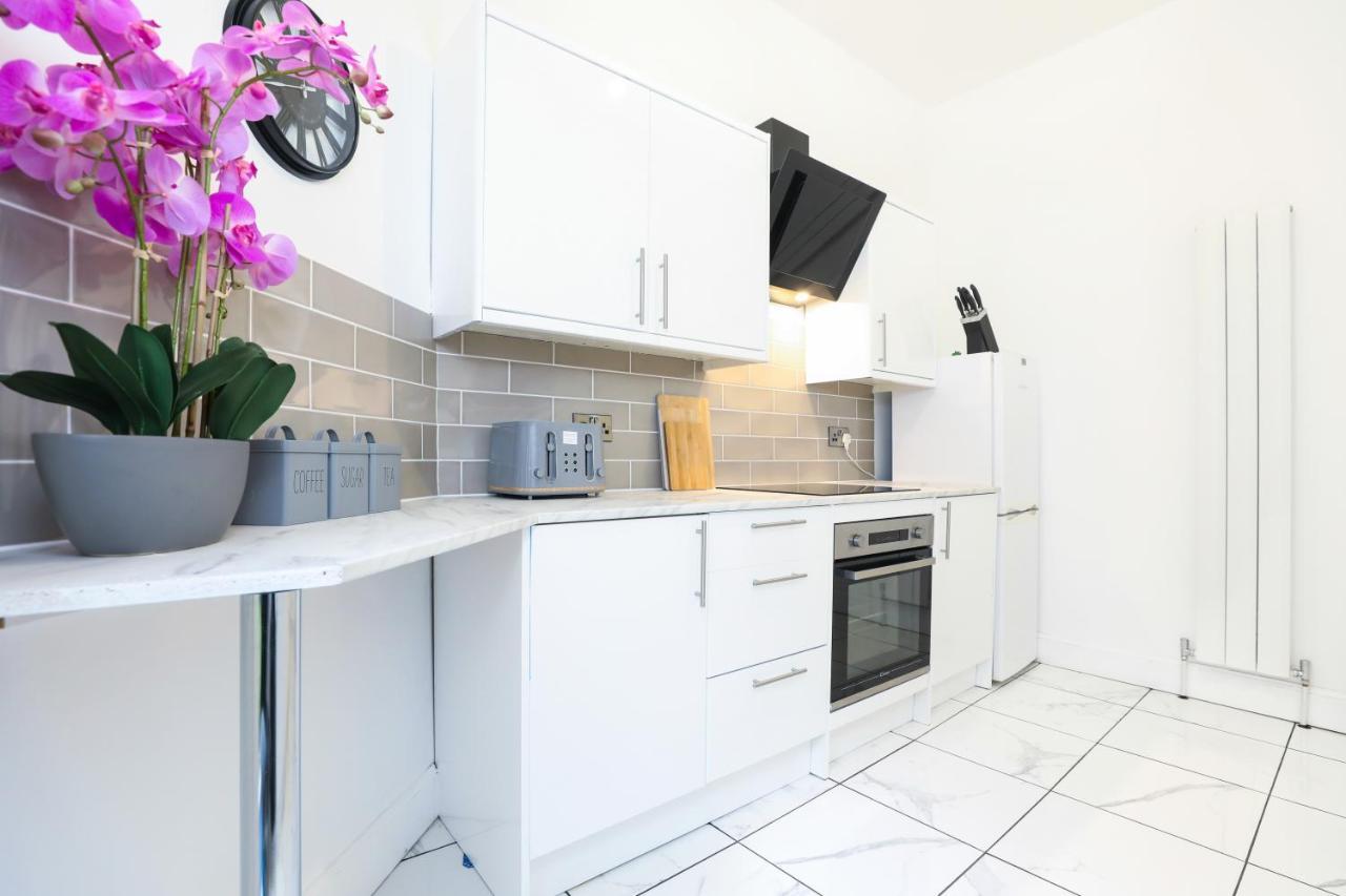 Stunning Modern 3 Bedroom Apartment EDI Exterior photo