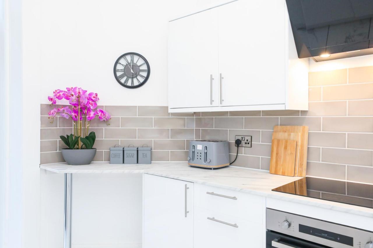 Stunning Modern 3 Bedroom Apartment EDI Exterior photo